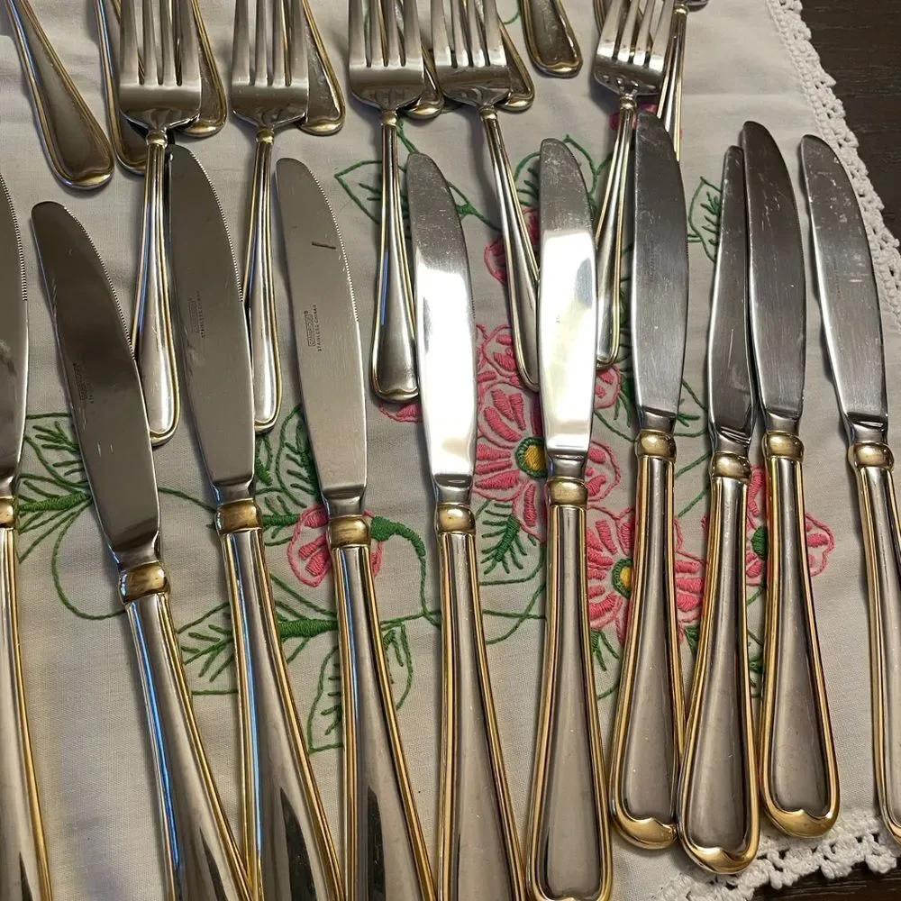 Cambridge 18/10 ALLURE Gold Edged Flatware Set Multiple Pieces & Serving Set